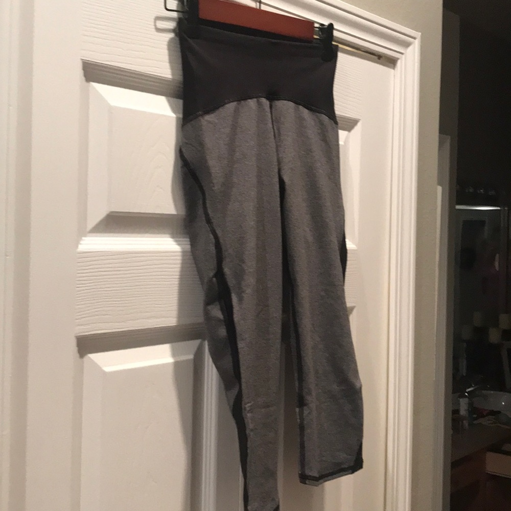 Lulu Lemon Capris l Never Worn